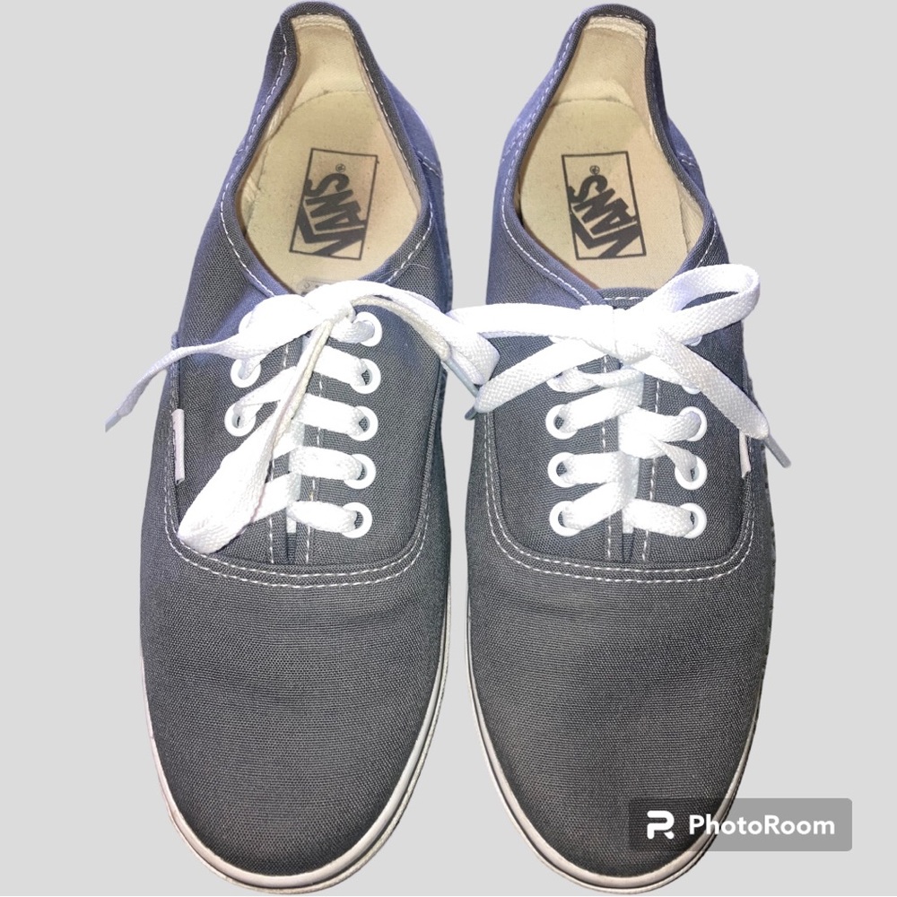 VANS grey lace up low top unisex.